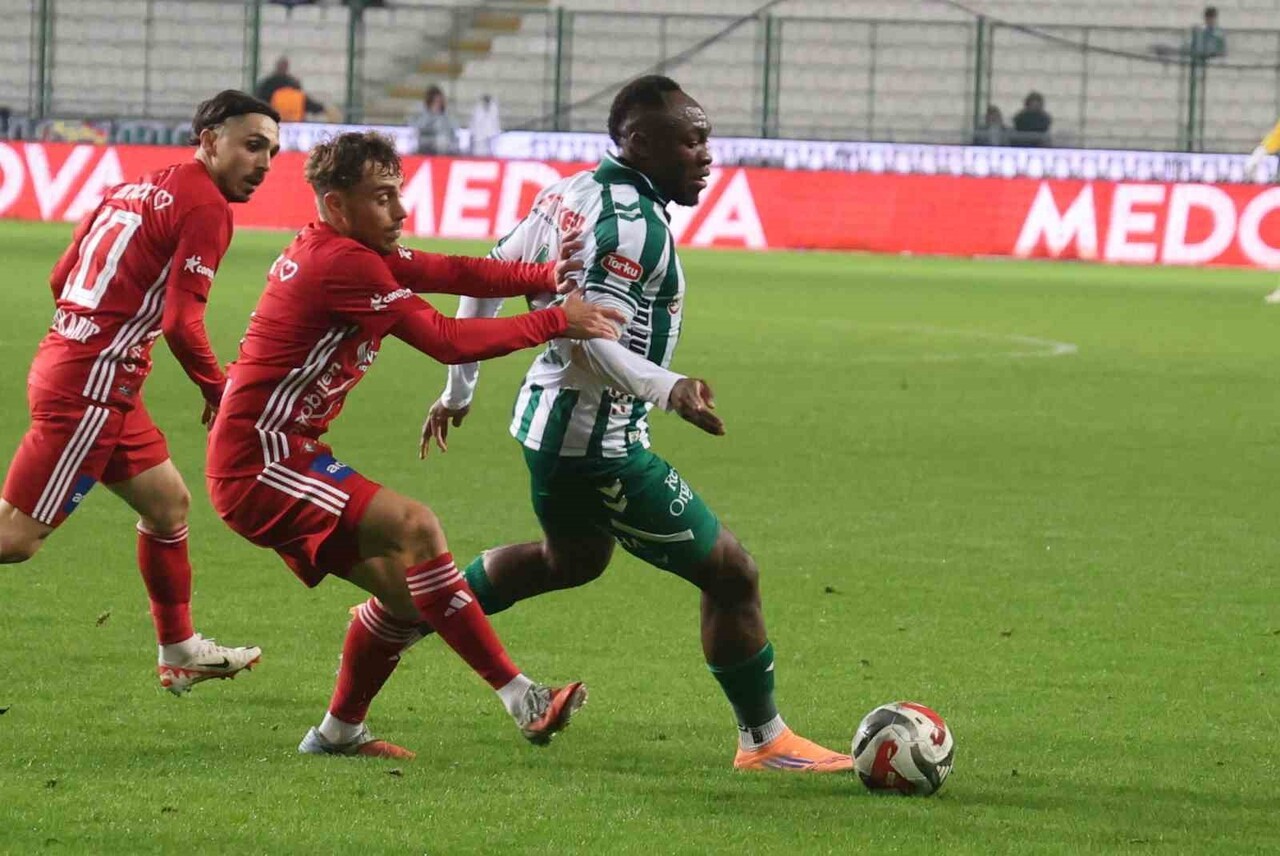 TRENDYOL SÜPER LİG'İN 13. HAFTASINDA KONYASPOR, SAHASINDA ANTALYASPOR İLE KARŞILAŞIYOR....
