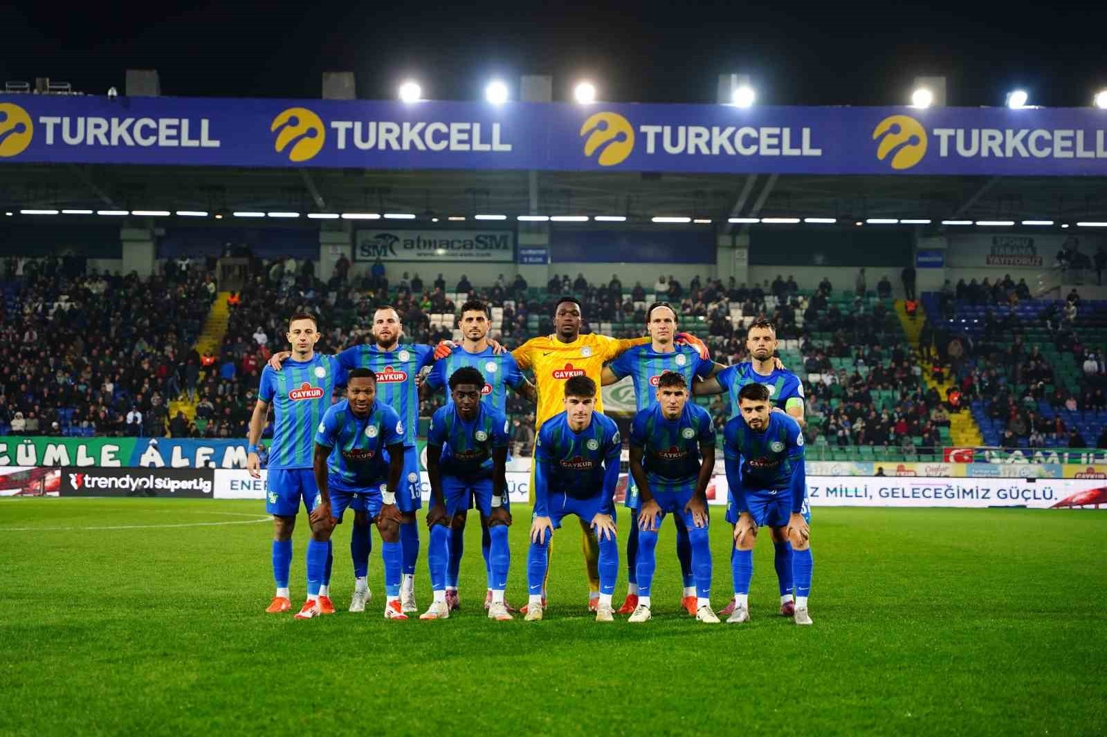 TRENDYOL SÜPER LİG’İN 11. HAFTASINDA ÇAYKUR RİZESPOR, SAHASINDA FATİH KARAGÜMRÜK İLE KARŞILAŞIYOR....