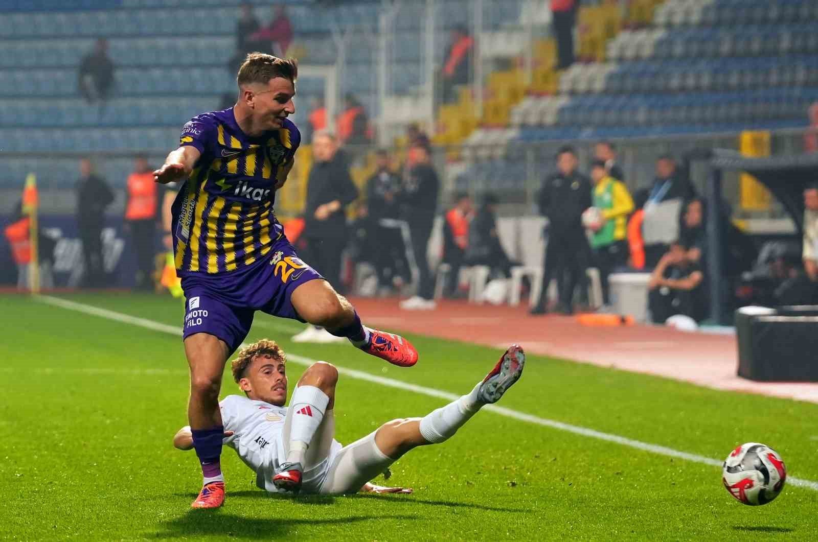 TRENDYOL SÜPER LİG’İN 11. HAFTASINDA EYÜPSPOR, ANTALYASPOR’U KONUK EDİYOR. MÜSABAKANIN İLK YARISI...