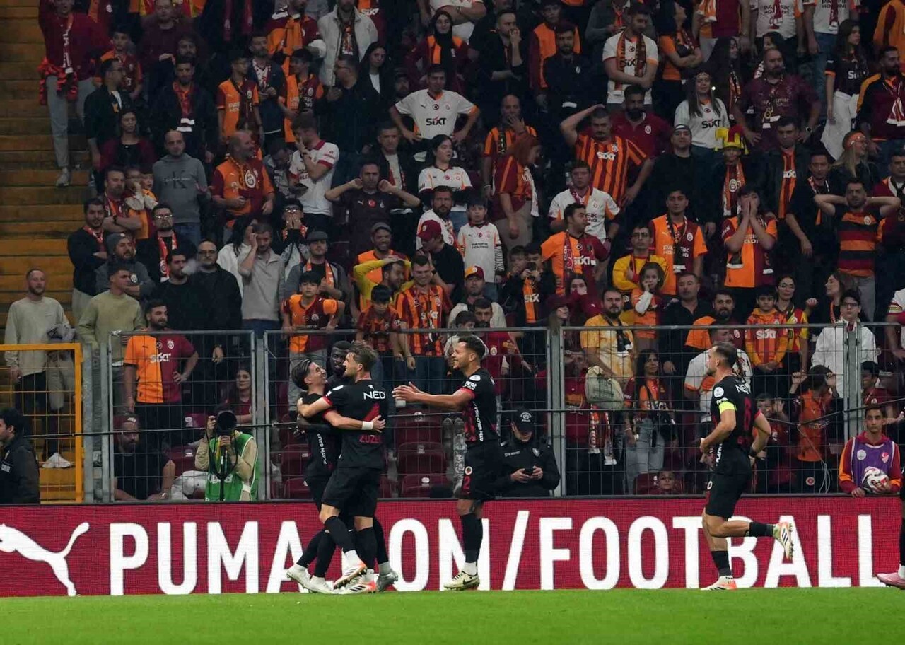 TRENDYOL SÜPER LİG’İN 13. HAFTASINDA GALATASARAY, SAHASINDA GENÇLERBİRLİĞİ İLE KARŞI KARŞIYA...