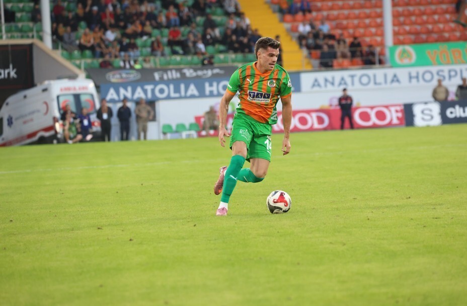 TRENDYOL SÜPER LİG’İN 13’ÜNCÜ HAFTASINDA ALANYASPOR, SAHASINDA KASIMPAŞA İLE KARŞILAŞIYOR....