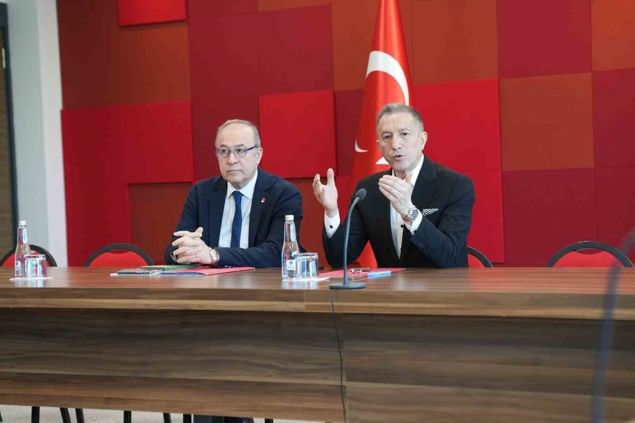 TÜRKİYE MİLLİ OLİMPİYAT KOMİTESİ (TMOK) BÜNYESİNDE BİR KOMİSYON OLARAK İŞLEVİNİ YÜRÜTEN...