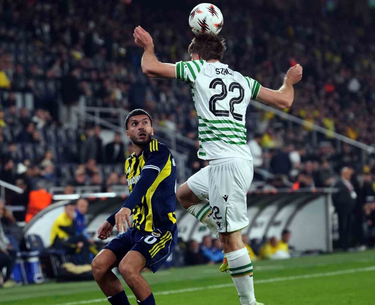 UEFA AVRUPA LİGİ'NİN 5. HAFTASINDA FENERBAHÇE EVİNDE KARŞILAŞTIĞI MACARİSTAN EKİBİ FERENCVAROS İLE...