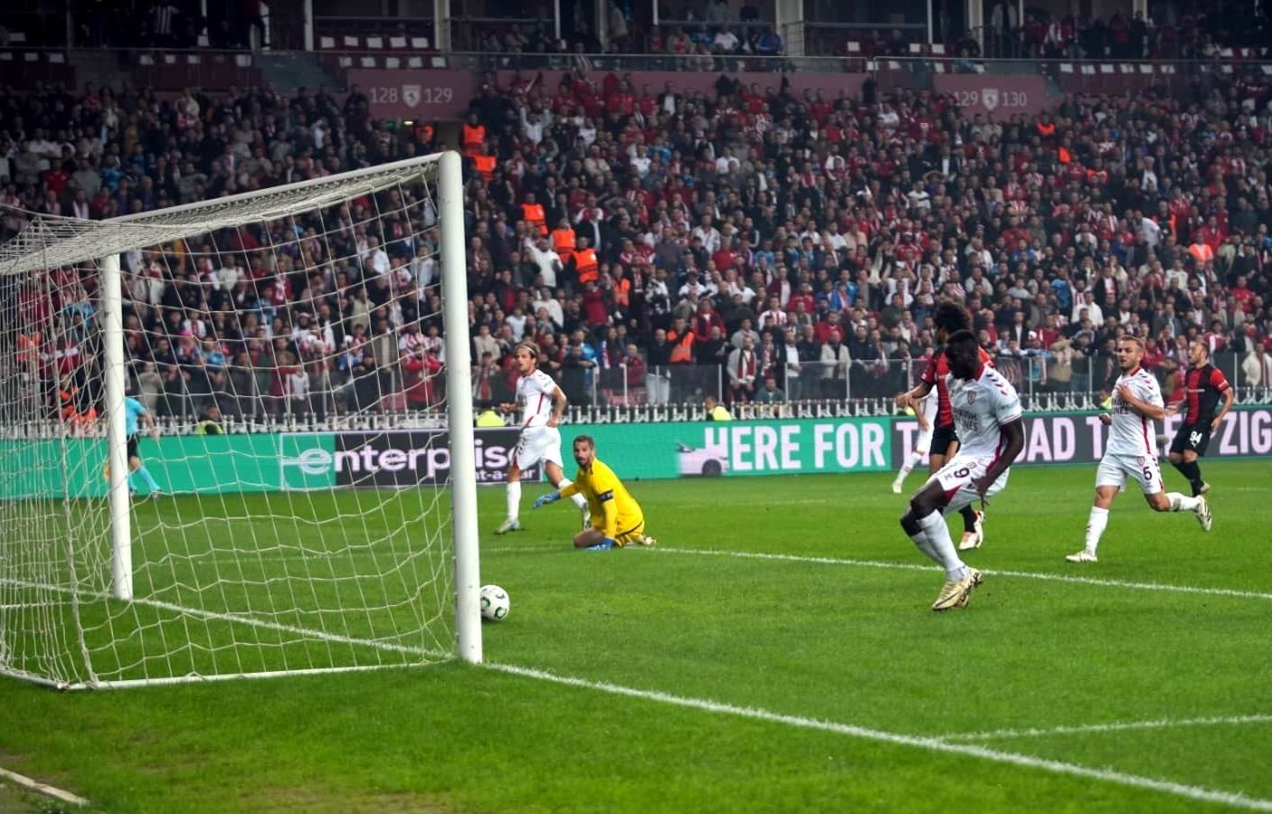 UEFA KONFERANS LİGİ 3. HAFTA MAÇINDA SAMSUNSPOR, SAHASINDA MALTA EKİBİ HAMRUN İLE KARŞILAŞIYOR....