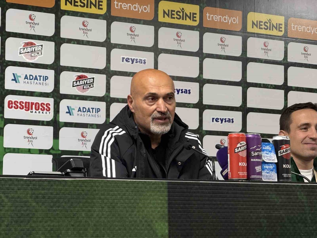 ÜMRANİYESPOR TEKNİK DİREKTÖRÜ LEVENT AÇIKGÖZ