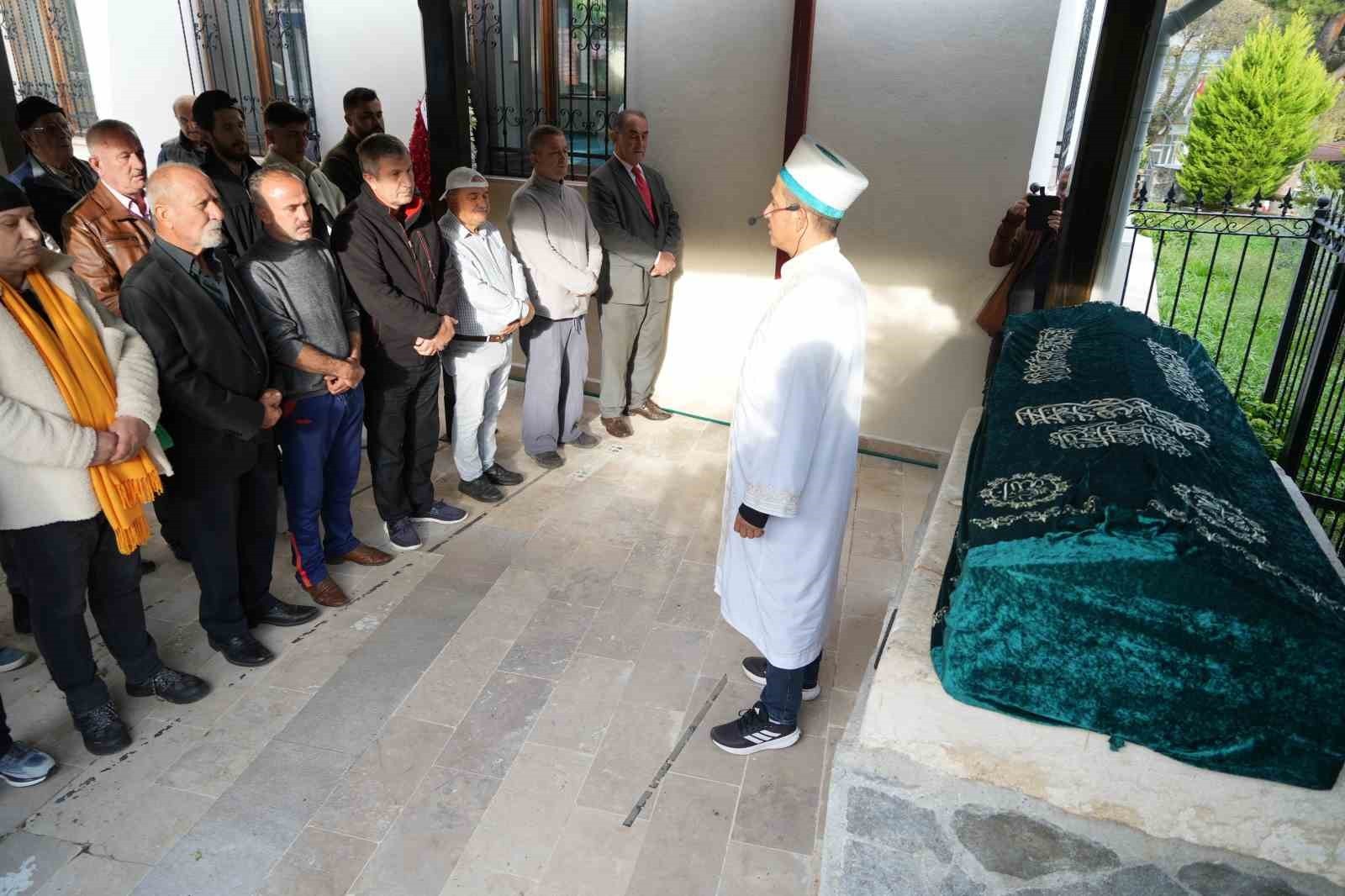 ÜNLÜ OYUNCU BANU ALKAN, TRAFİK KAZASINDA YAŞAMINI YİTİREN KARDEŞİ OSMAN ALKAN'I SON YOLCULUĞUNA...