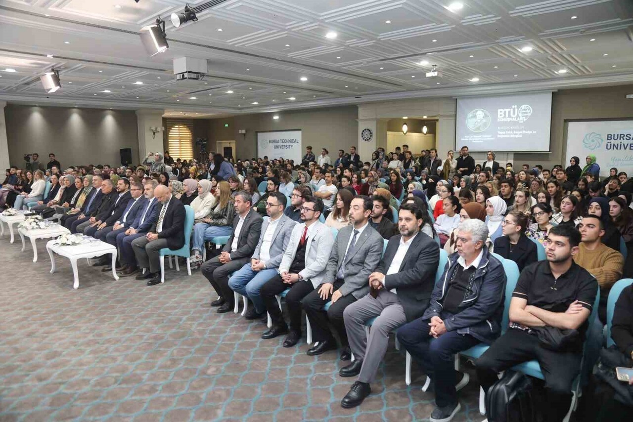 ÜNLÜ PSİKİYATRİST PROF. DR. NEVZAT TARHAN, BTÜ KONUŞMALARI’NDA YAPAY ZEKÂNIN İNSAN PSİKOLOJİSİ VE...