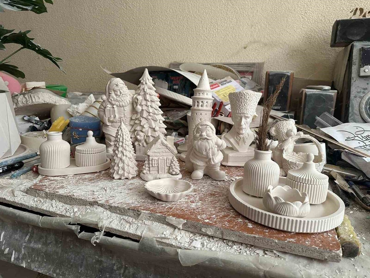 ÜRETTİĞİ BİBLOLARI EN ÇOK EV HANIMLARI ALIYOR.