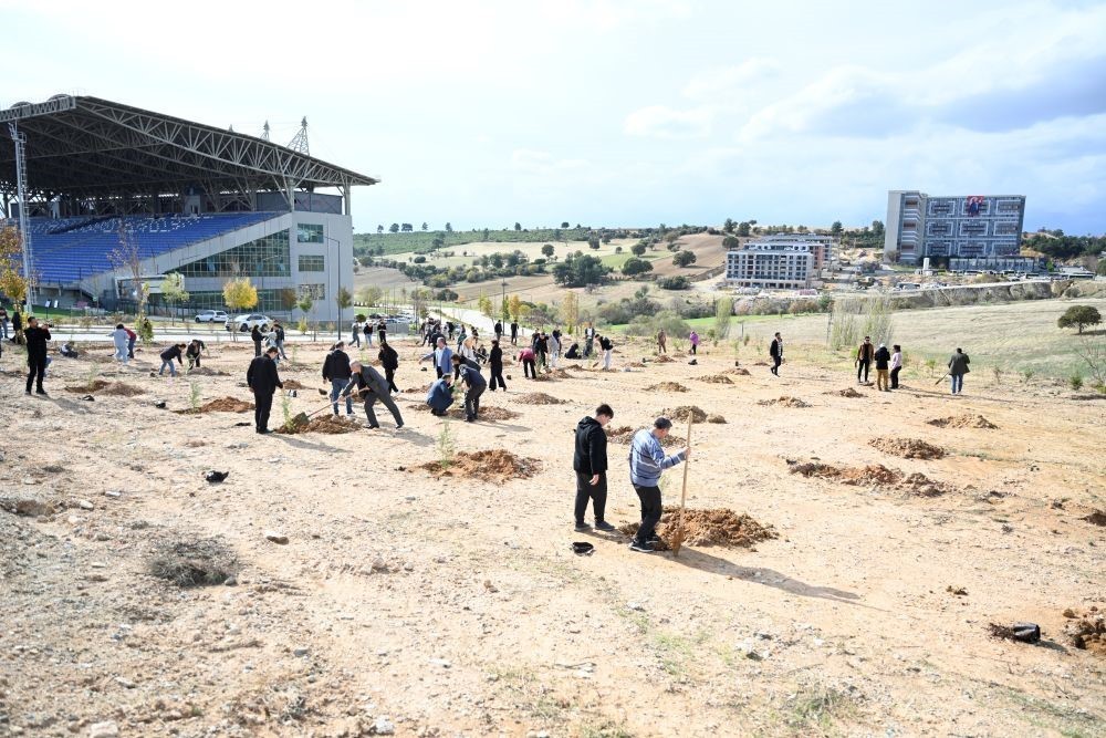 UŞAK ÜNİVERSİTESİ’NDE “11 KASIM MİLLİ AĞAÇLANDIRMA GÜNÜ” KAPSAMINDA, YAPI İŞLERİ VE TEKNİK DAİRE...