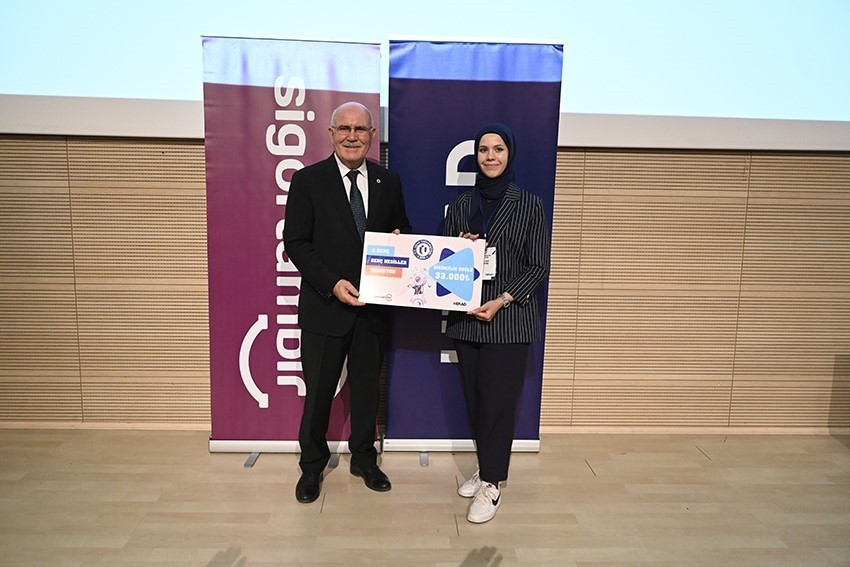 UŞAK ÜNİVERSİTESİ TARAFINDAN, HELAL FİNANS ARAŞTIRMALARI DERNEĞİ (HEFİAD) VE SİGORTAMBİR...