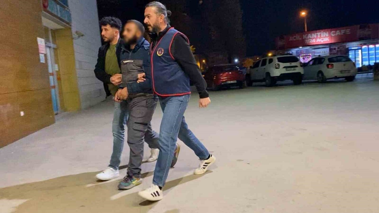 UYUŞTURUCU TACİRİ OTOBÜSTE YAKALANDI