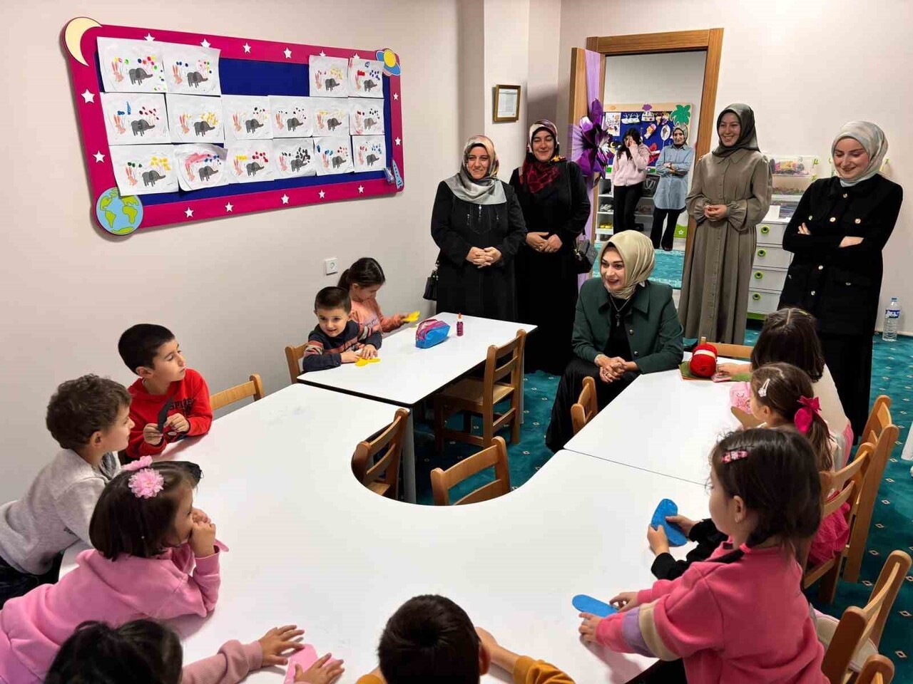 VALİ EŞİ BERNA ÇİÇEK KUR'AN KURSU'NU ZİYARET ETTİ. (OLGUN YILDIZ/ARDAHAN-İHA)