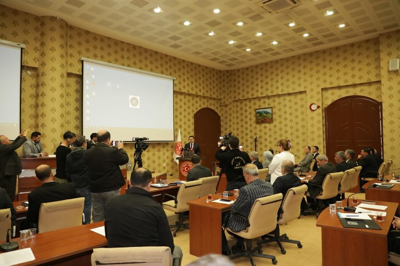 VALİ MUSA IŞIN, İL GENEL MECLİSİ'NDE KONUŞTU: "KÜTAHYA'YI HAK ETTİĞİ NOKTAYA HEP BİRLİKTE...