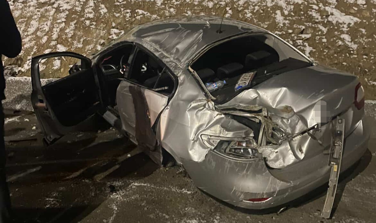 VAN-GÜZELDERE TÜNELİ VE ÇEVRESİNDE ETKİLİ OLAN YOĞUN BUZLANMA, SÜRÜCÜLERE KABUSU YAŞATTI. ADETA...