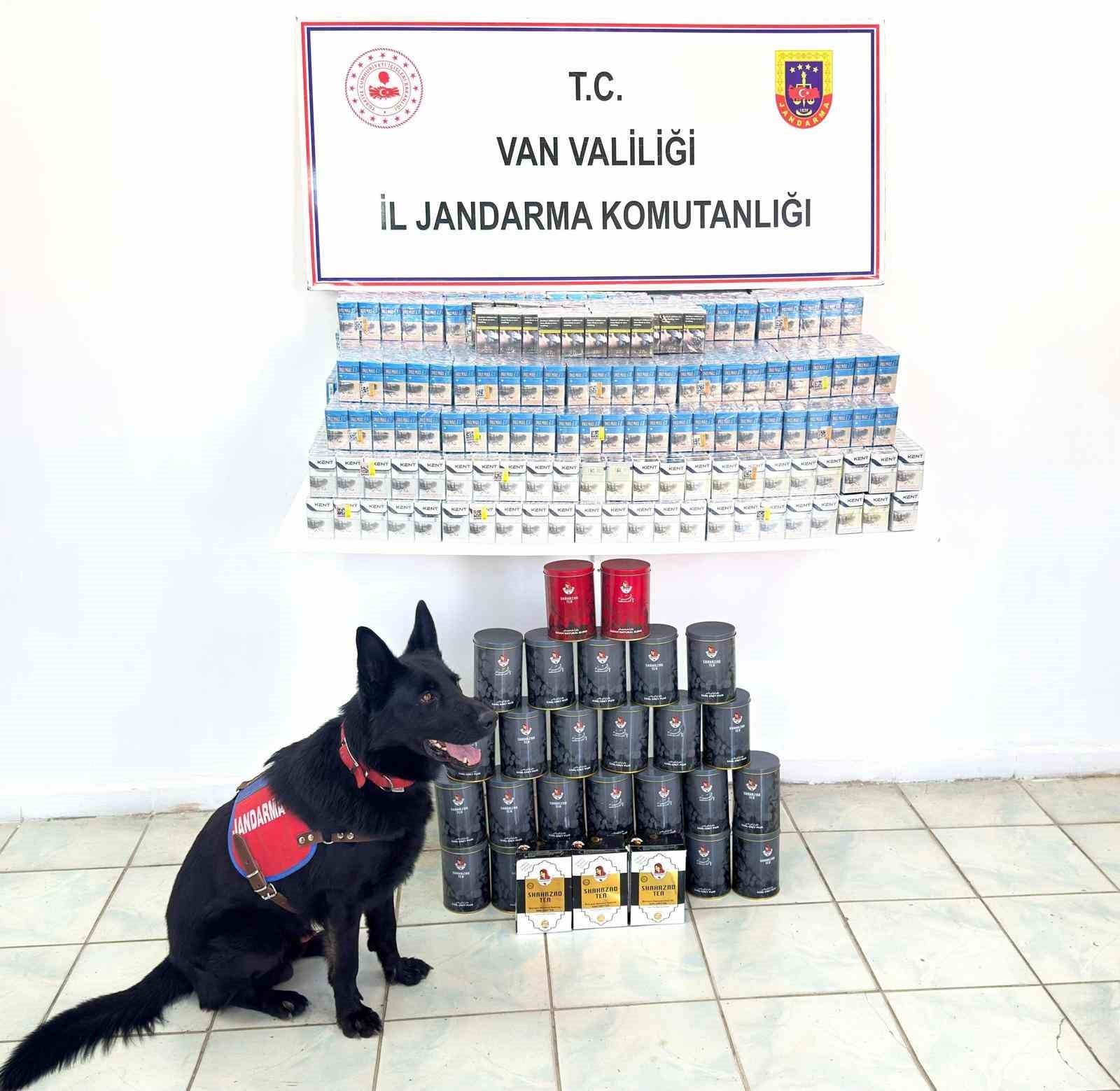 VAN’IN ERCİŞ İLÇESİNDE JANDARMA EKİPLERİNCE YÜRÜTÜLEN ÇALIŞMALAR SONUCUNDA KAÇAK SİGARA VE ÇAY ELE...