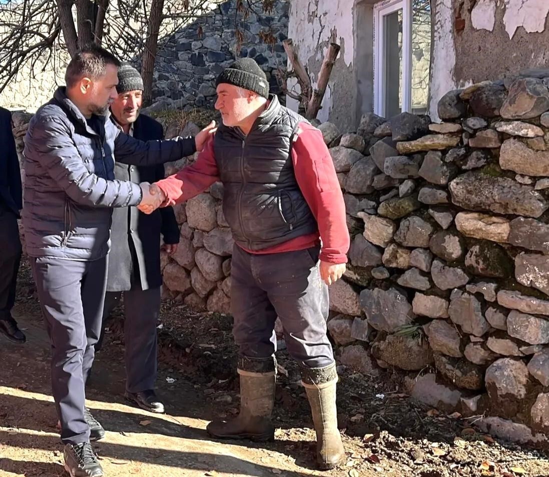 VATANDAŞLARIN, YAKUTİYE BELEDİYESİ'NİN 'GÜLEN YÜZLÜ', 'YARDIMSEVER BAŞKANI' SEVGİSİ İLE KARŞILANAN...