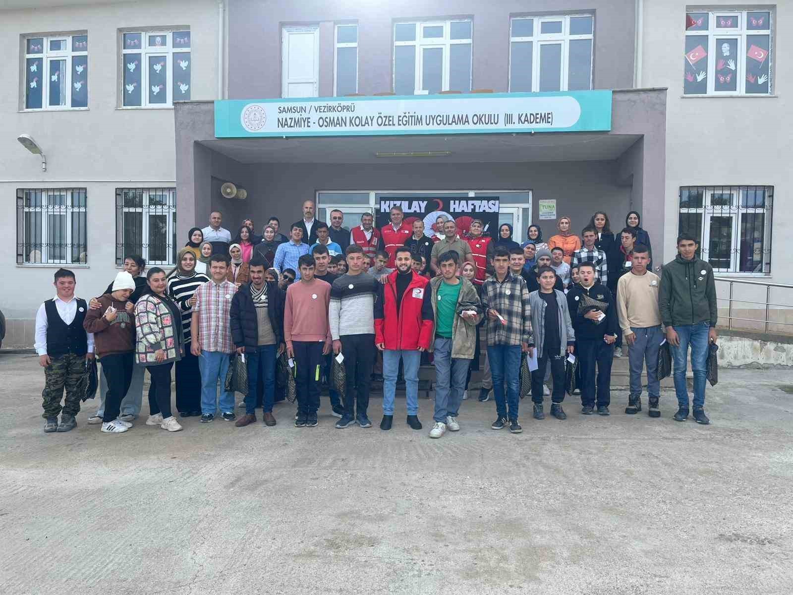 VEZİRKÖPRÜ KIZILAY ŞUBESİ, KIZILAY HAFTASI KAPSAMINDA ÖZEL ÖĞRENCİLERE MORAL VERMEK AMACIYLA BİR...