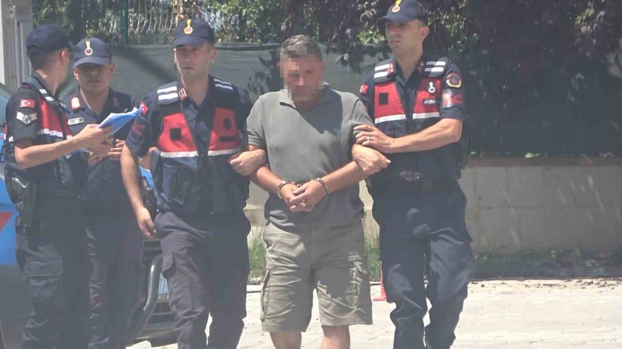 YALOVA MERKEZE BAĞLI ESADİYE KÖYÜNDE MİRAS KAVGASI NEDENİYLE KARDEŞİNİ POMPALI TÜFEKLE 5 EL ATEŞ...