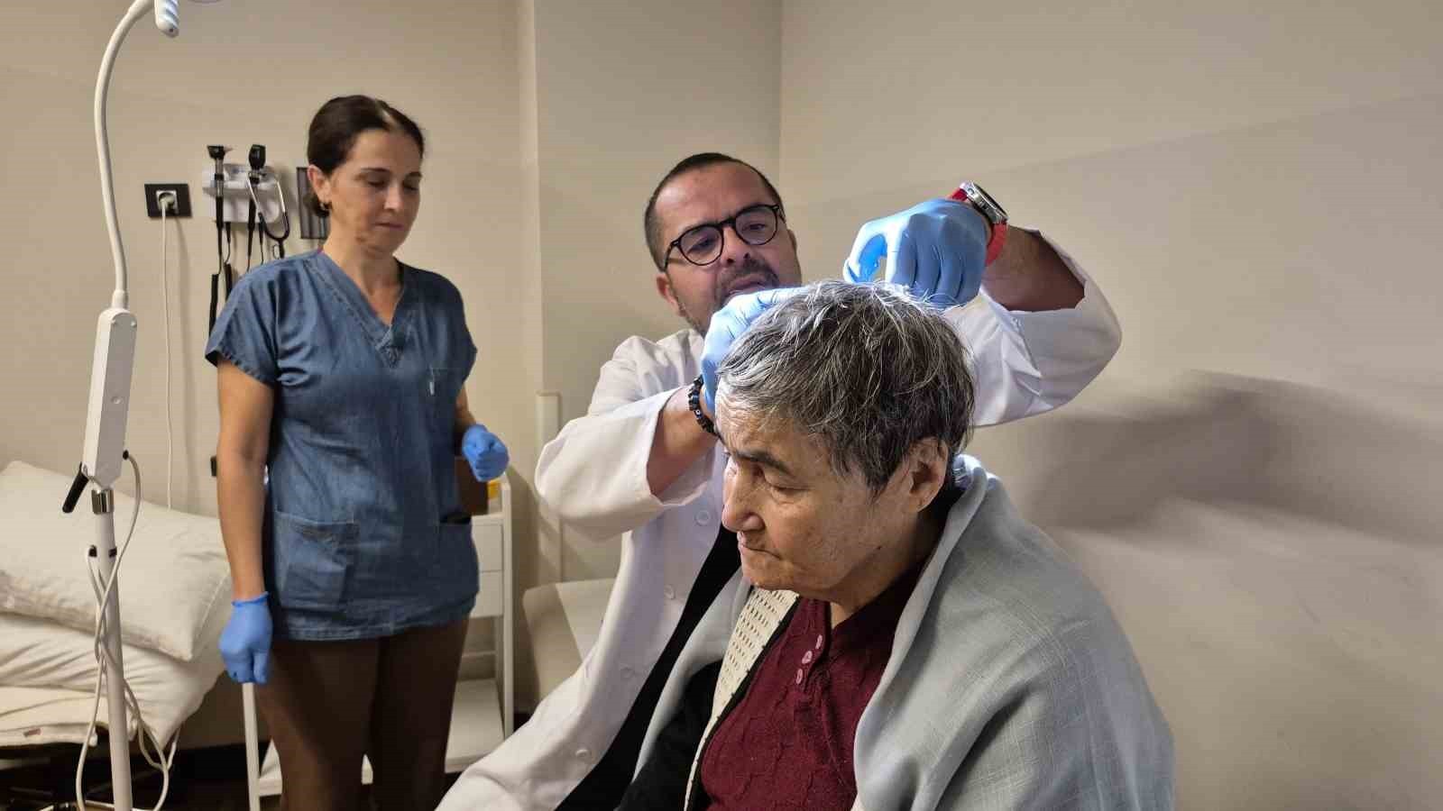 YAŞLILIĞA BAĞLANAN ŞİKÂYETLER, TEDAVİ EDİLEBİLİR BEYİN HASTALIĞI ÇIKTI