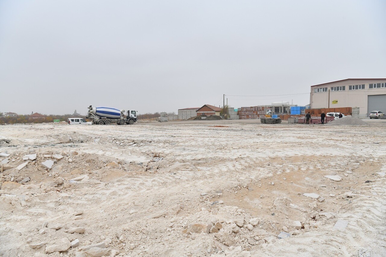 YEŞİLYURT BELEDİYESİ FEN İŞLERİ MÜDÜRLÜĞÜ EKİPLERİ, YEŞİLTEPE HOCA AHMET YESEVİ MAHALLESİ’NDE...