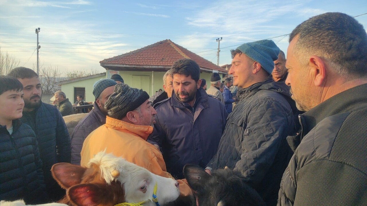 YOZGAT’IN ÇEKEREK İLÇESİNDE BİR SÜREDİR KAPALI OLAN HAYVAN PAZARI YENİDEN AÇILDI.-