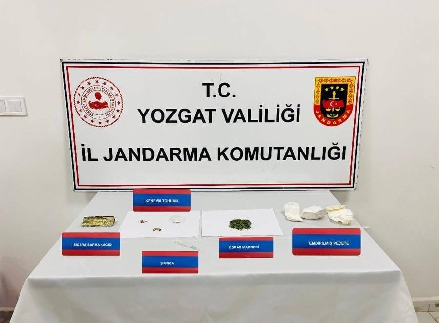 YOZGAT’IN YERKÖY İLÇESİNDE UYUŞTURUCU MADDE KULLANAN ŞAHISLAR SUÇÜSTÜ YAKALANDI. -