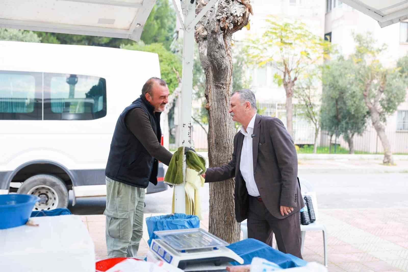 YUNUSEMRE BELEDİYE BAŞKANI SEMİH BALABAN, KENT GENELİNDE SÜRDÜRDÜĞÜ ESNAF ZİYARETLERİ KAPSAMINDA...