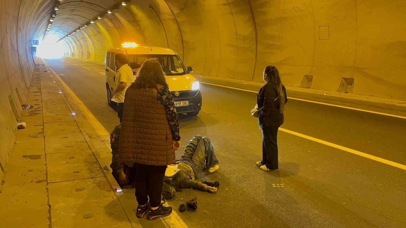 ZONGULDAK'IN ALAPLI İLÇESİ İLE AKÇAKOCA KARA YOLU İSTİKAMETİNDEKİ TÜNELDE MEYDANA GELEN TRAFİK...