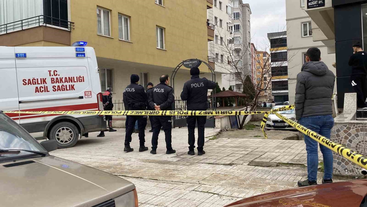 112 ACİL ÇAĞRI MERKEZİ'NE YAPILAN İHBAR ÜZERİNE OLAY YERİNE SAĞLIK, POLİS VE OLAY YERİ İNCELEME...