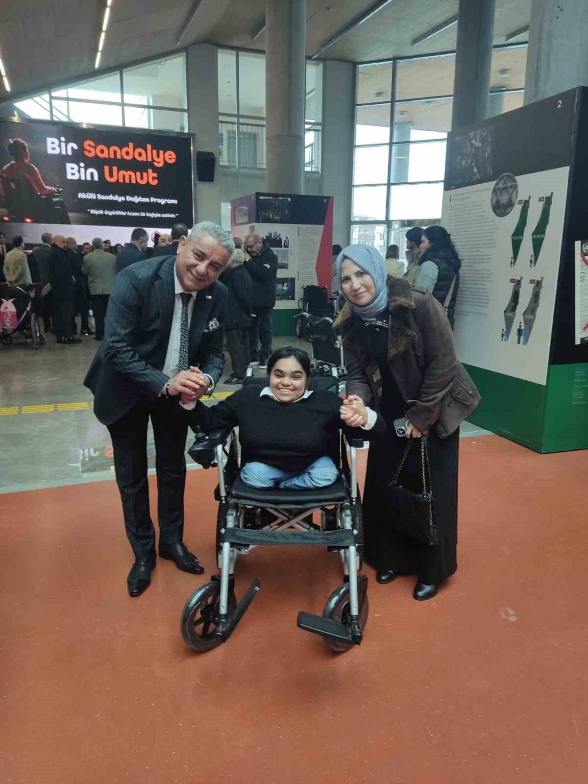 114 AKÜLÜ TEKERLEKLİ SANDALYE DÜZENLENEN TÖRENLE ÖZEL BİREYLERE TESLİM EDİLDİ.