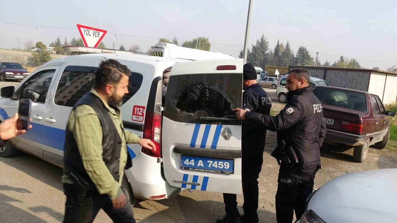 2 ŞÜPHELİ, POLİS EKİPLERİ TARAFINDAN YAŞANAN KOVALAMACA SONUCU YAKALANDI.