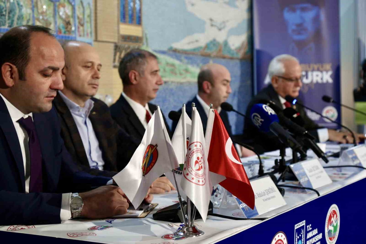 90. BÜYÜK ATATÜRK KOŞUSU'NUN TANITIM TOPLANTISI GERÇEKLEŞTİRİLDİ