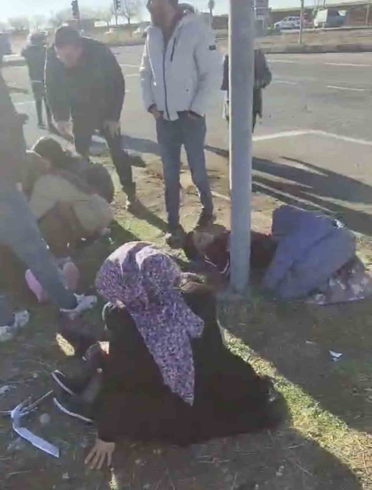 ADIYAMAN’DA İKİ ARACIN KARIŞTIĞI TRAFİK KAZASINDA 1 KİŞİ ÖLDÜ, 8 KİŞİ İSE YARALANDI.