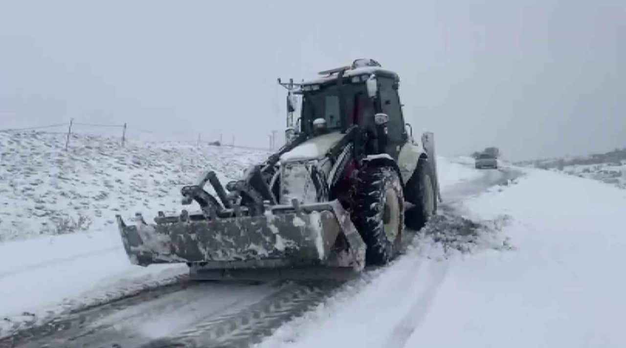 ADIYAMAN’DA, KAR YAĞIŞI NEDENİYLE 80 KÖY VE BU KÖYLERE BAĞLI MEZRALARA ULAŞIM...