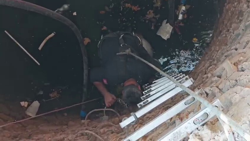 ADIYAMAN’DA, SU KUYUSUNA DÜŞEN BİR KEÇİ, İTFAİYE EKİPLERİNİN ÇALIŞMALARI SONUCU...