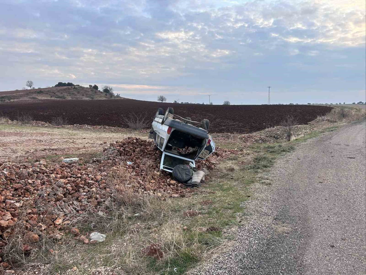 ADIYAMAN’IN BESNİ İLÇESİNDE GÜVENLİK KORUCUSUNUN KULLANDIĞI OTOMOBİLİN TAKLA ATMASI SONUCU 1 KİŞİ...