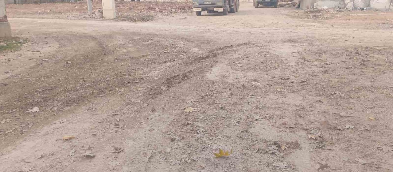 ADIYAMAN’IN GÖLBAŞI İLÇESİ YENİ MAHALLE’DE YAŞAYAN VATANDAŞLAR, CADDE VE SOKAKLARIN UZUN SÜREDİR...