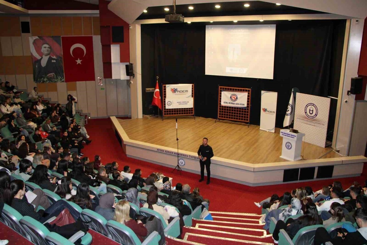 ADÜ’DE "DİKSİYON VE TOPLULUK ÖNÜNDE KONUŞMA SANATI" ETKİNLİĞİ GERÇEKLEŞTİ