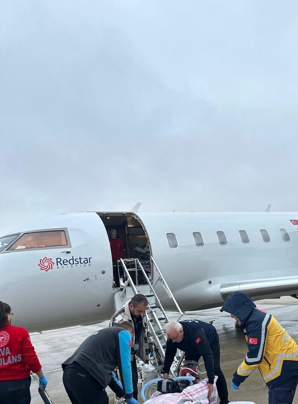 AĞRI’DA RİSKLİ GEBELİK UÇAK AMBULANS İLE ANKARA’YA TAŞINDI