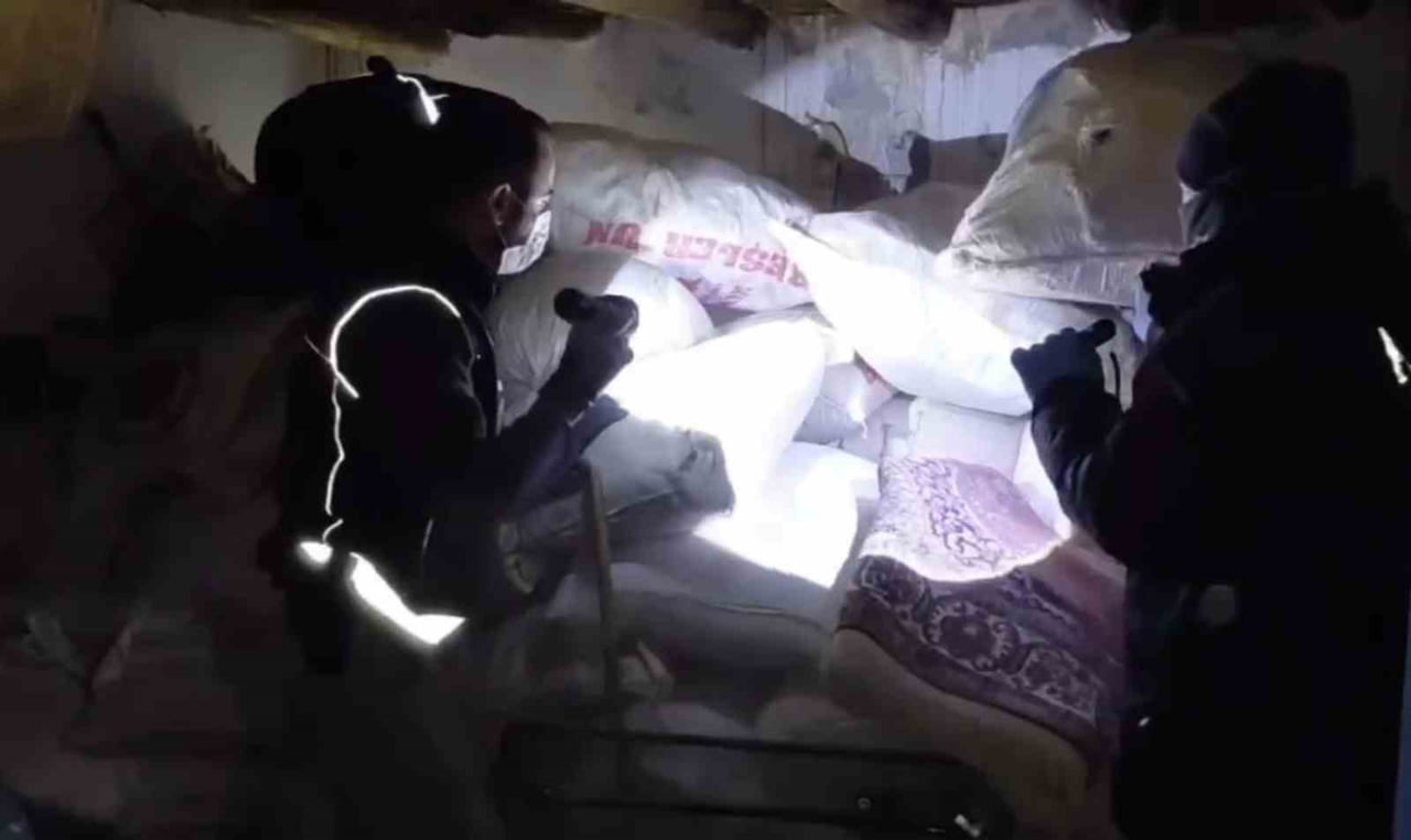 AĞRI İL EMNİYET MÜDÜRLÜĞÜ EKİPLERİNCE İL MERKEZİ İLE DOĞUBAYAZIT İLÇESİNDE DÜZENLENEN UYUŞTURUCU...