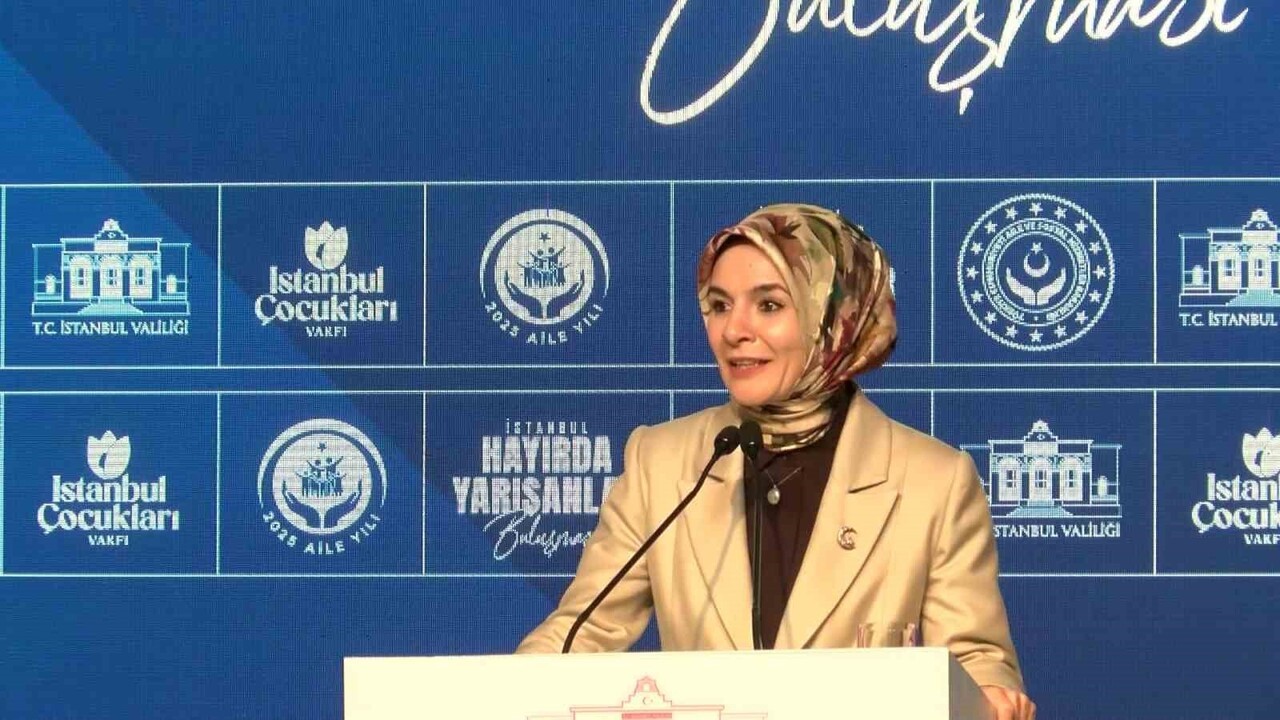 AİLE VE SOSYAL HİZMETLER BAKANI MAHİNUR ÖZDEMİR GÖKTAŞ, BEYOĞLU'NDA DÜZENLENEN 'İSTANBUL HAYIRDA...