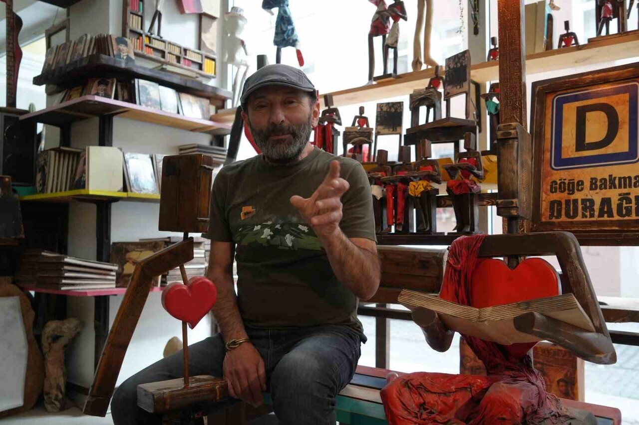 AİLESİNDEKİ KALP RAHATSIZLIKLARIYLA MÜCADELE EDEN AHŞAP USTASI MURAT DÖLEK, PİNOKYO’NUN YALANLA...