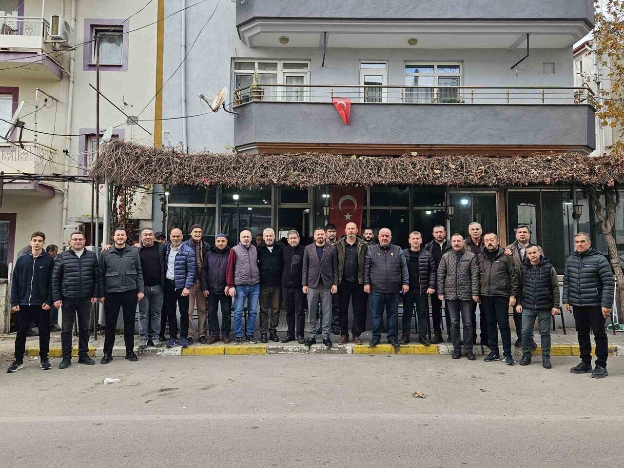 AK PARTİ KARESİ'DEN MAHALLE BULUŞMASI