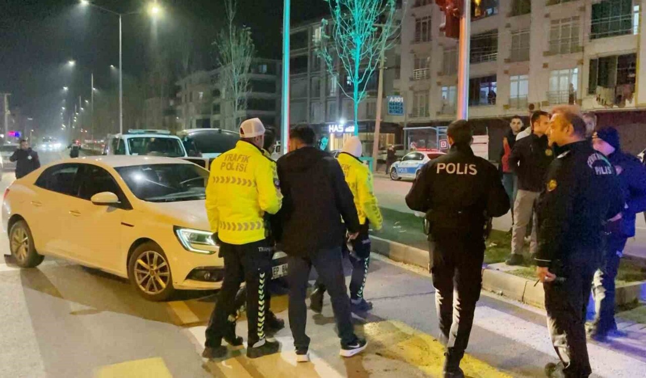 AKSARAY'DA ALKOL ALDIKTAN SONRA ARACIYLA TRAFİĞE ÇIKAN SÜRÜCÜ, EMNİYET MÜDÜR YARDIMCISININ...