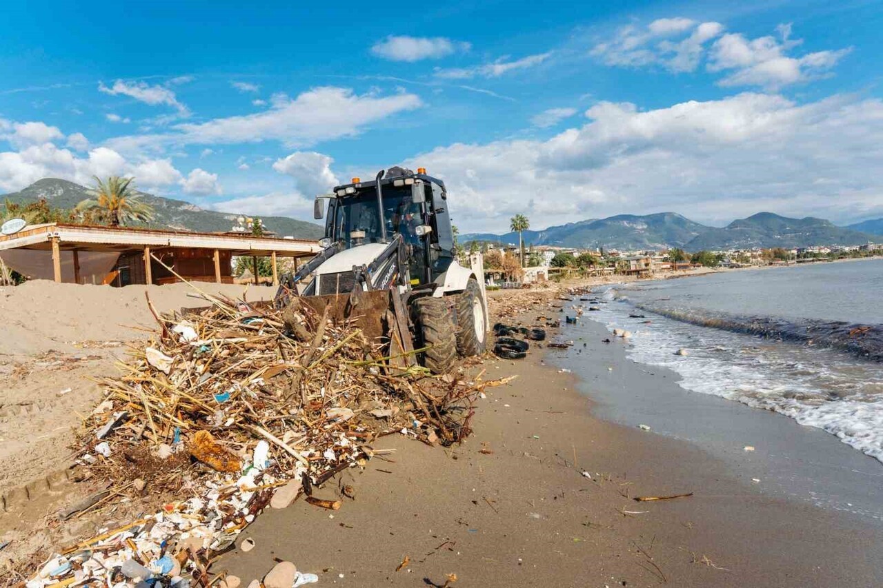 ALANYA BELEDİYESİ, HAFTA SONU ETKİLİ OLAN AŞIRI YAĞIŞLARIN ARDINDAN KENT GENELİNDE KAPSAMLI BİR...