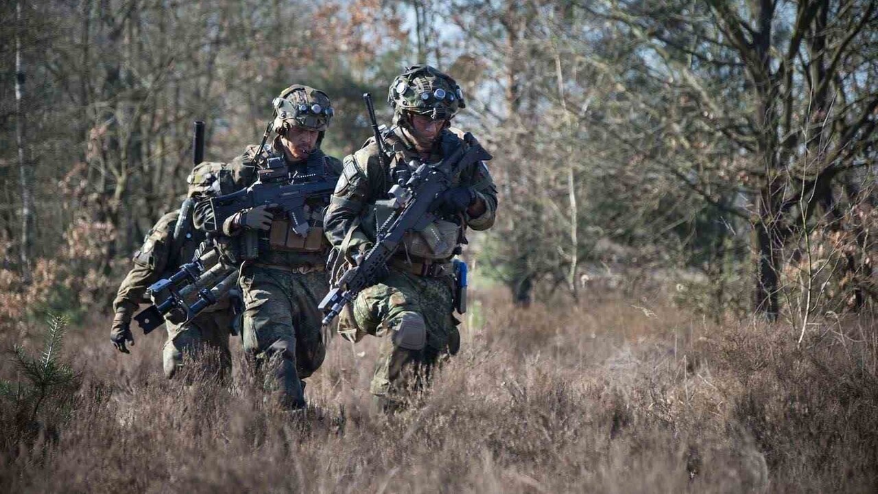 ALMANYA’DA KİMLİĞİ BELİRSİZ HIRSIZLAR, ALMAN ORDUSUNUN KULLANIMI İÇİN ÜRETİLEN YAKLAŞIK 20 BİN...