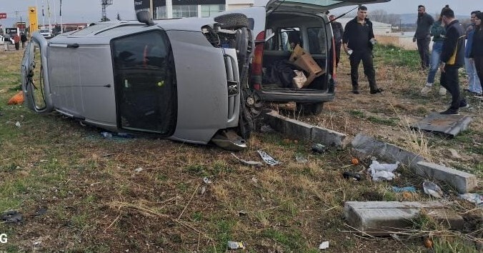 AMASYA’NIN MERZİFON İLÇESİNDE İKİ KAMYONETİN ÇARPIŞTIĞI KAZADA 4 KİŞİ YARALANDI.