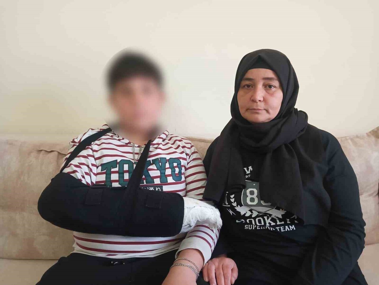 ANKARA’DA 15 YAŞINDAKİ ORTAOKUL ÖĞRENCİSİ, ANNESİNE KÜFÜR ETTİĞİ İÇİN KENDİSİNE TEPKİ GÖSTEREN 12...