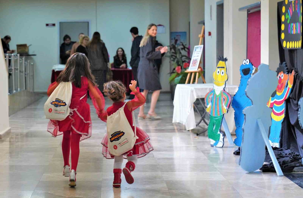 ANKARA KEÇİÖREN BELEDİYESİ, HER YAŞTAN VATANDAŞIN DİJİTAL DÖNÜŞÜM SÜRECİNE UYUM SAĞLAMASI İÇİN...