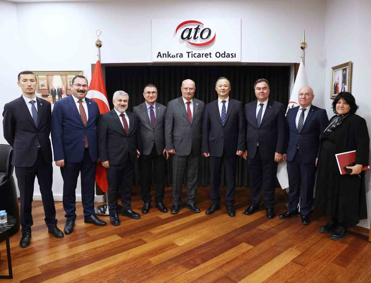 ANKARA TİCARET ODASI (ATO) YÖNETİM KURULU BAŞKANI GÜRSEL BARAN’I ZİYARET EDEN KIRGIZİSTAN’IN...